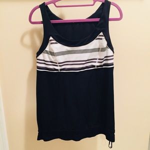 Lululemon black and white tank top. Size 8